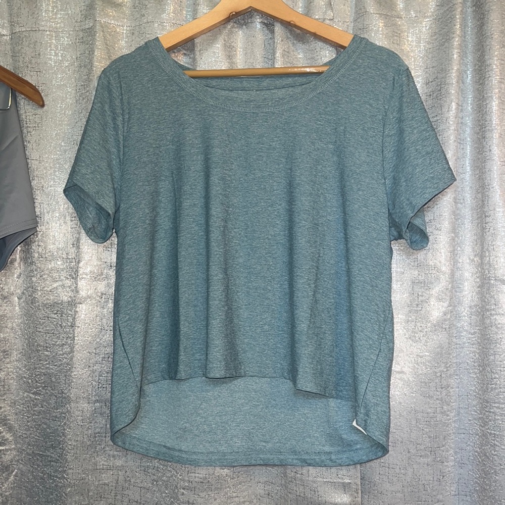Athletic shirt